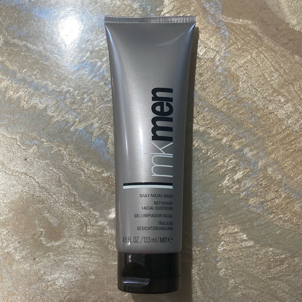 Mary Kay Men Daily Facial Wash New without Box. Full size 4.5 OZ.